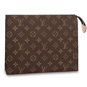 💰FIRM🆕🦄Toiletry 26 Monogram LIKE NEW CONDITION